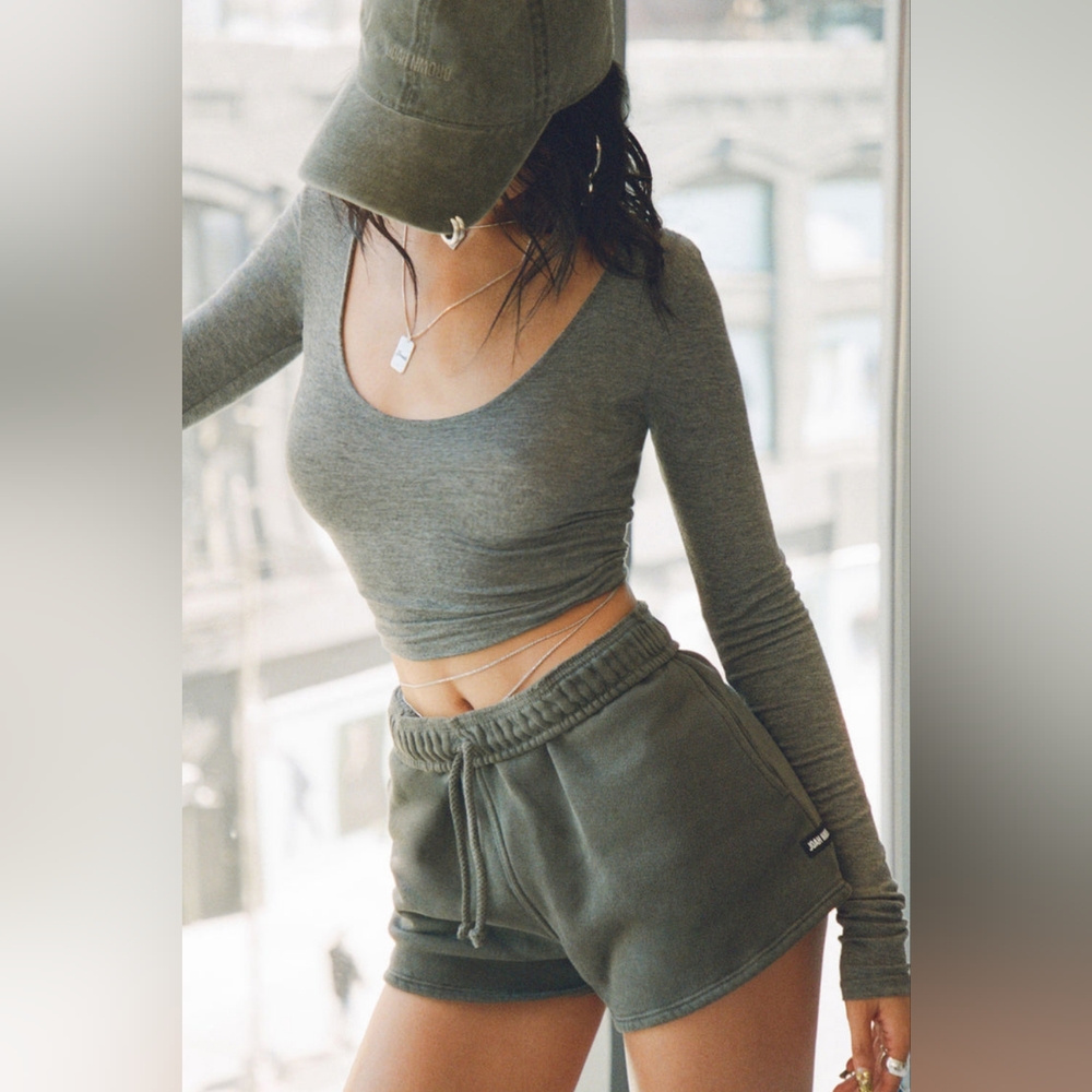 Scoop Neck Long Sleeve in Ash Grey